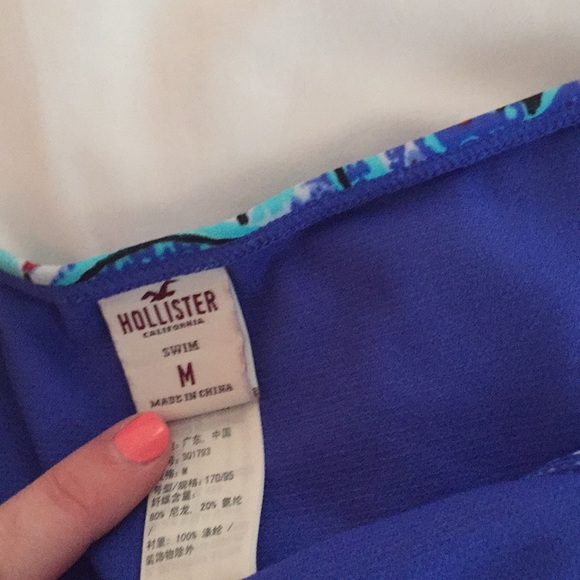Hollister Boho Swimsuit Set (BOTTOMS NEVER WORN) - Picture 6 of 7
